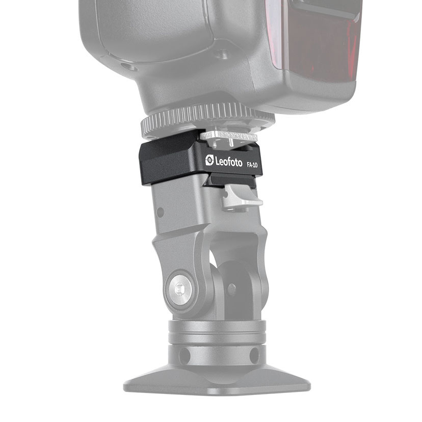 Leofoto FA-10 V-Schnellwechselplatte mit Cold Shoe-Aufnahme Leofoto FA-10 V-Schnellwechselplatte mit Cold Shoe-Aufnahme
