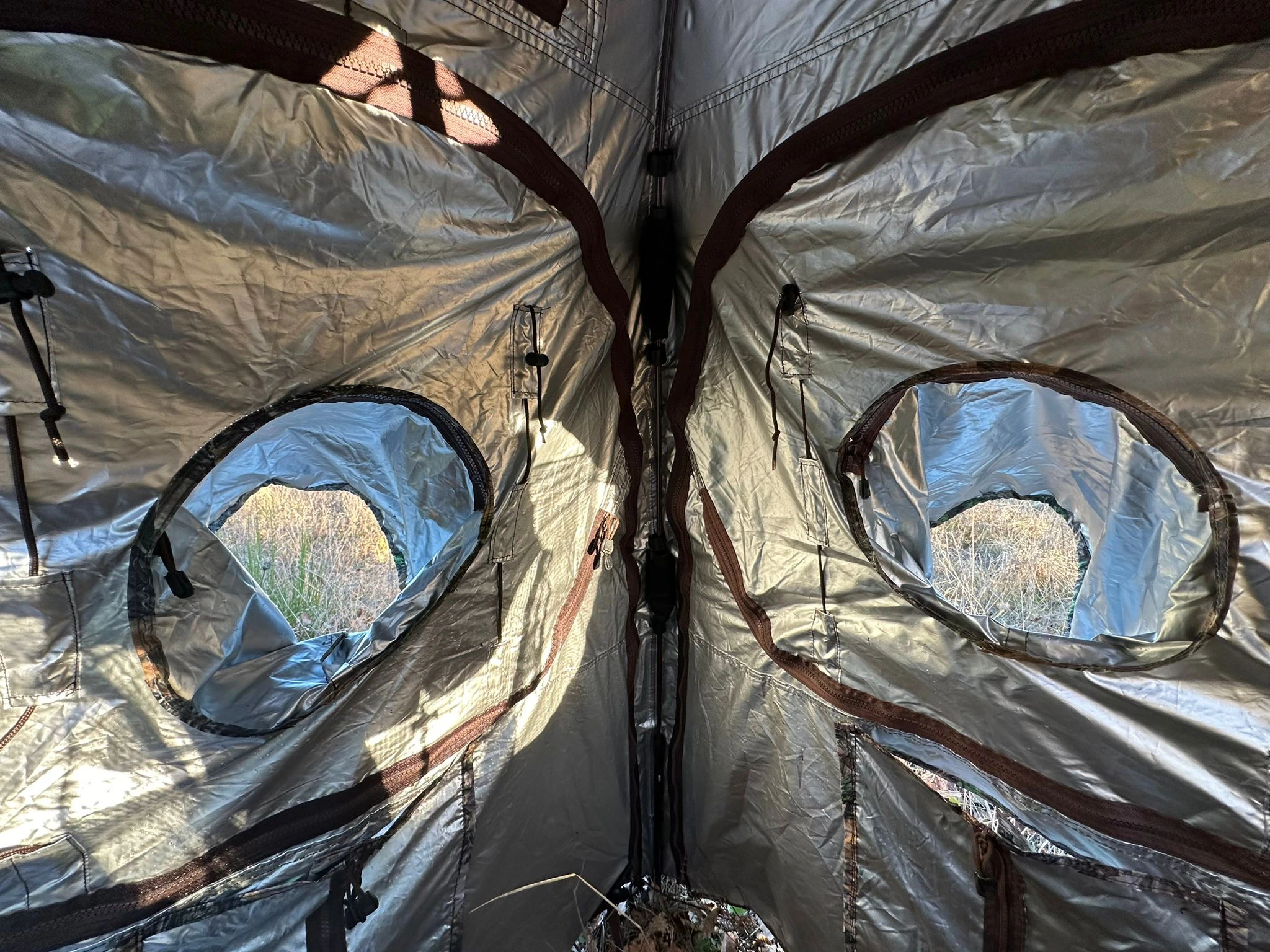 Tragopan V7 Tarnzelt mit 3 Türen Tragopan V7 Tarnzelt mit 3 Türen