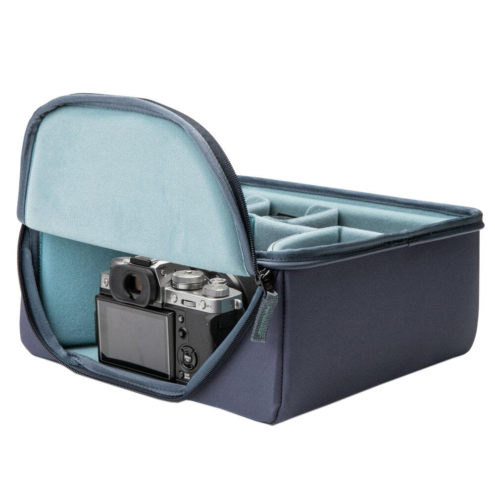 Shimoda Core Unit Medium Mirrorless V2 Modul-Einsatz Usage example (accessories shown are not included in the scope of delivery)