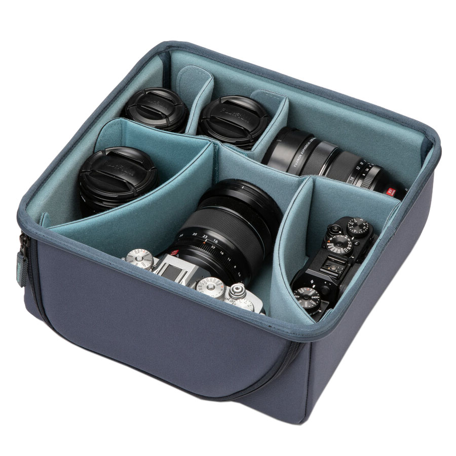 Shimoda Core Unit Medium Mirrorless V2 Modul-Einsatz Usage example (accessories shown are not included in the scope of delivery)